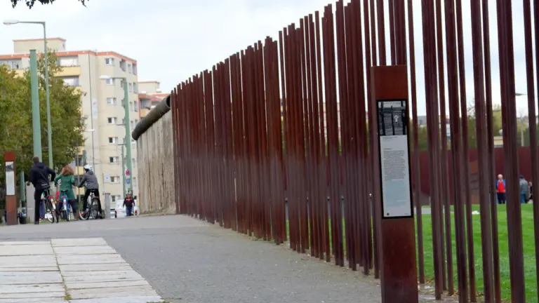 13. August 1961: Wie die Berliner Mauer Berlins Alltag bis heute prägt