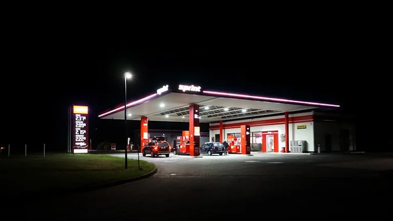 Abends günstiger tanken: So rechnet sich der Preisvergleich
