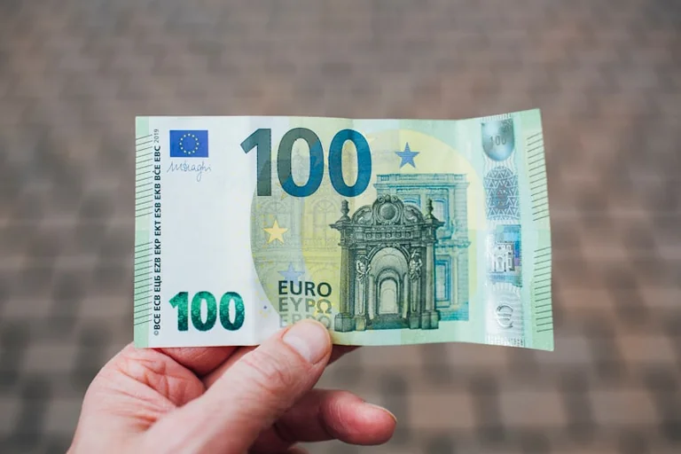 EZB-Entscheid am 29. Oktober: Folgen für Sparer und Kredite