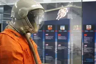 „Inside the Suit“ in München: Raumanzüge bis 30. November