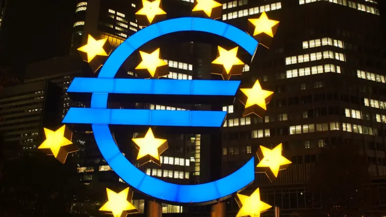 EZB-Zinsentscheidung: Was die Leitzinsänderung für deutsche Sparer bedeutet