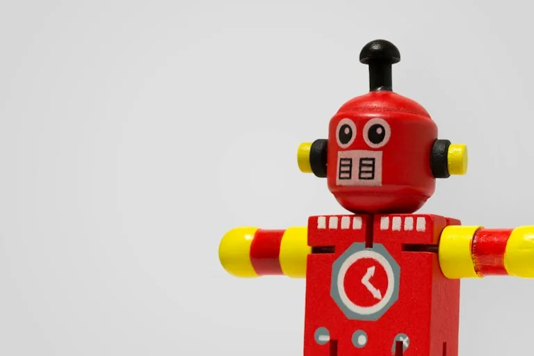 Kinder steuern Roboter beim Quiz in Paderborn