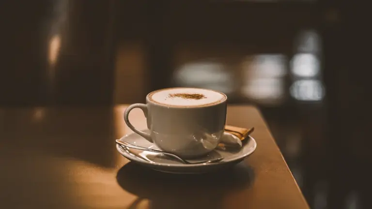 Koffein und Schlaf: Den persönlichen Zeitpunkt finden