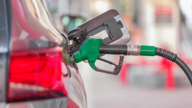 Benzin- und Dieselpreise vor dem Tanken vor Ort vergleichen