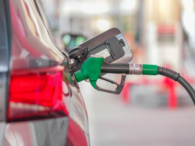 Diesel und Benzin vergleichen: So lohnt sich der Tankstopp