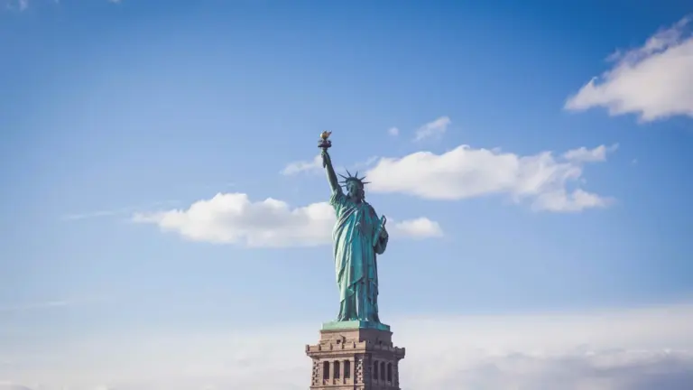 Freiheitsstatue: Einweihung und Einwanderungsgeschichte