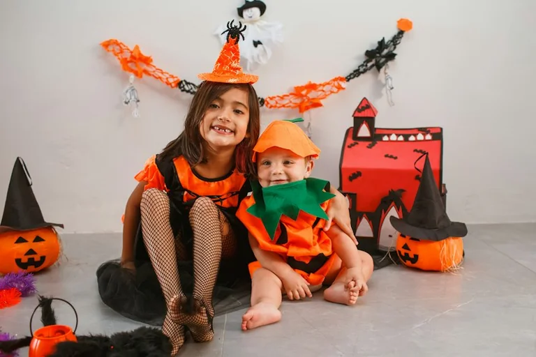 Halloween 2026: Sicher von Tür zu Tür mit Kindern