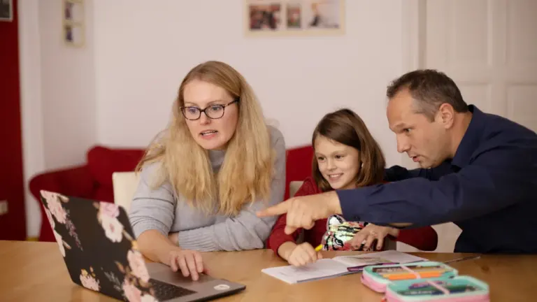 Passwortmanager für Familien einrichten: Konten sicher teilen