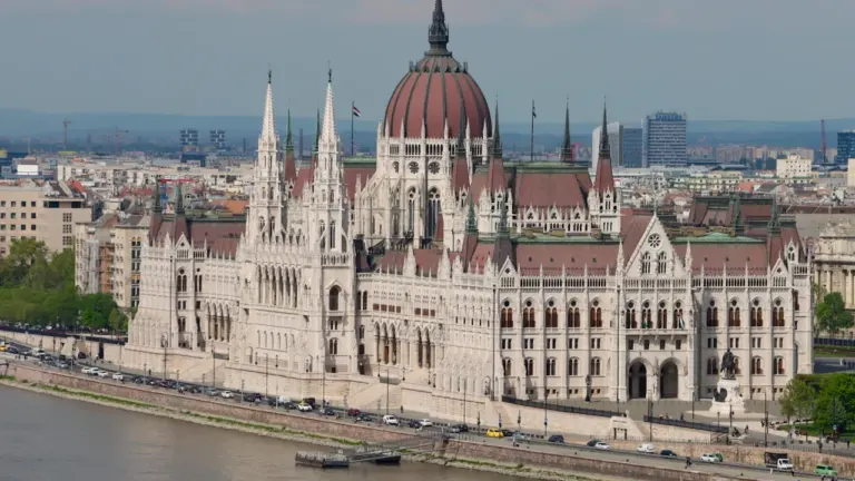 Ungarnaufstand 1956: Vom Protest in Budapest zur Flucht nach Deutschland